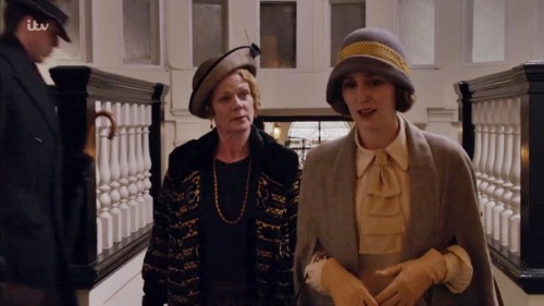 See, another tie. And what a nice contrast between Working Edith and Socialite Rosamund.6.02