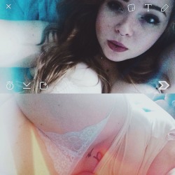 Mirahxox:  🌸🐚🌙🌊🍑💎 My Snapchat Is Pretty Nifty Includes Both Vids
