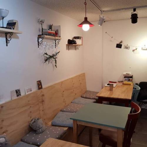 cafewithstyle:Cozy book cafe in Seoul