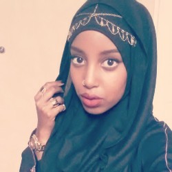 queeniman:  imamsdaughter:  6vi:  Eid Mubarak from Sweden! I hope you guys have a wonderful day :)  im gon cry  omg hamda mashallah you look like a princess!