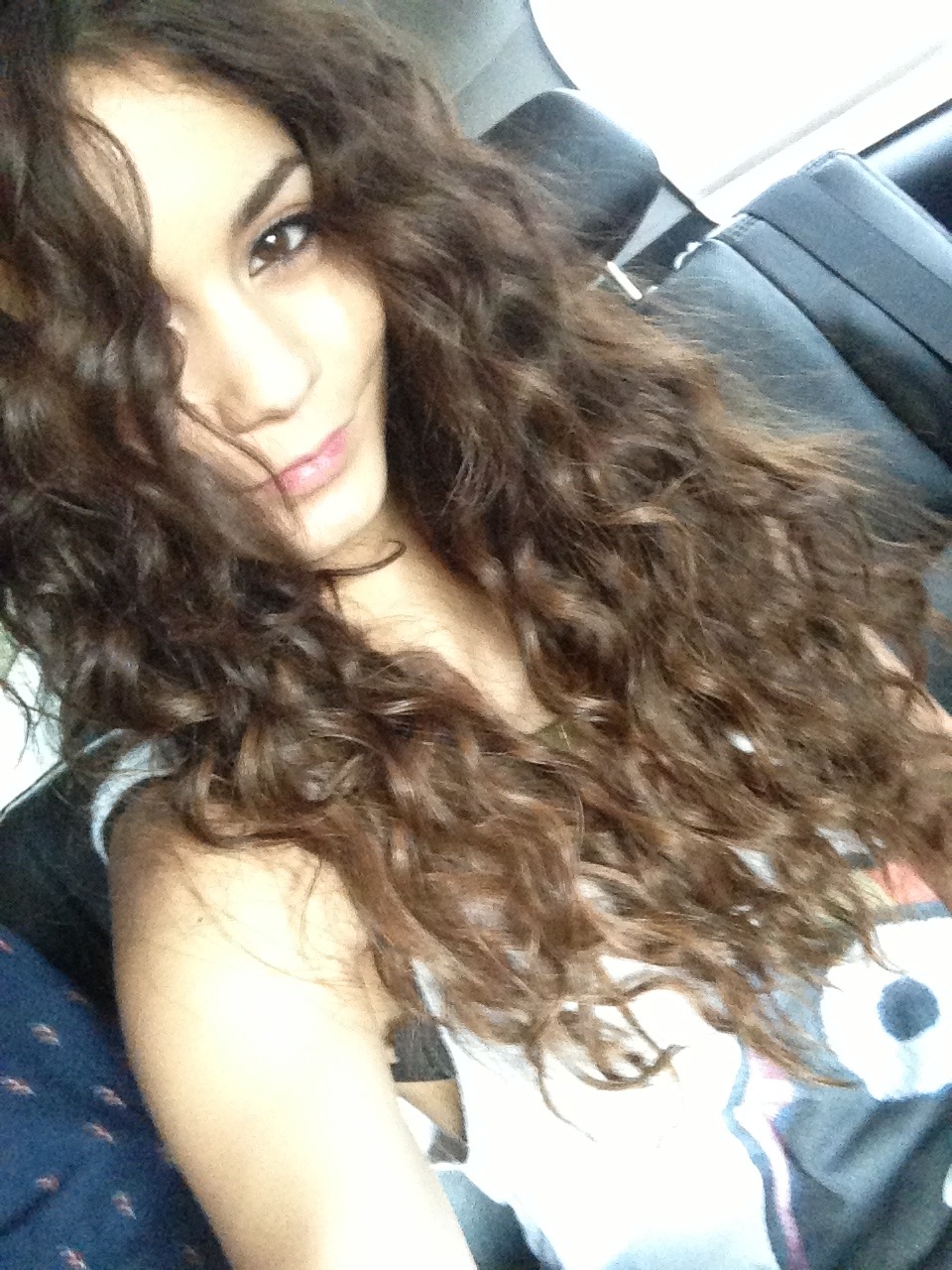 SELFIEEEE! Lovin' my curls in this pic! I just... | Vanessa Hudgens