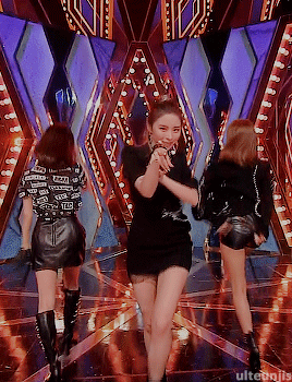 girlgroupnetwork:CLC - Devil Inkigayo Stage