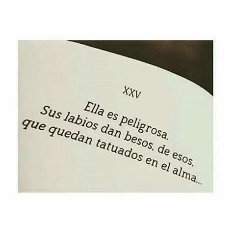 somospandaspordentroyporfuera:  -Una chica invisible. 
