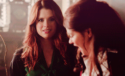 emmasneverland:  ladies of ouat being friends with each other 