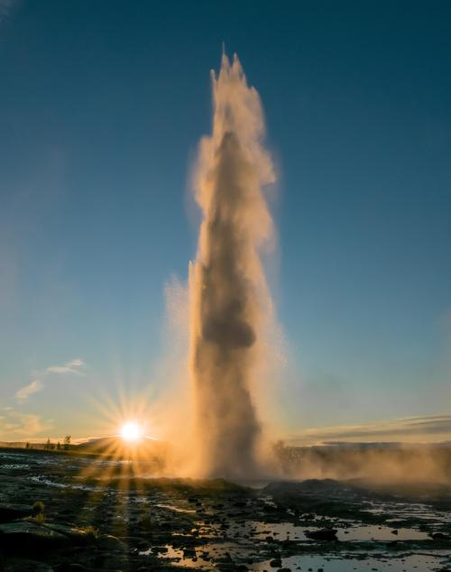 Was worth getting up early &hellip; Strokkur geysir in Iceland during sunrise in summer at 4.45 