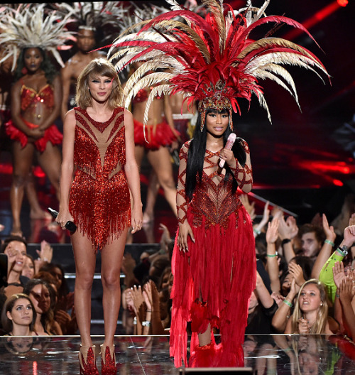 Taylor Swift & Nicki Minaj || VMAs
