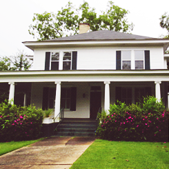 barbiehklaus:  Elena’s House, the Mystic Grill, the Clock Tower / Mystic Falls