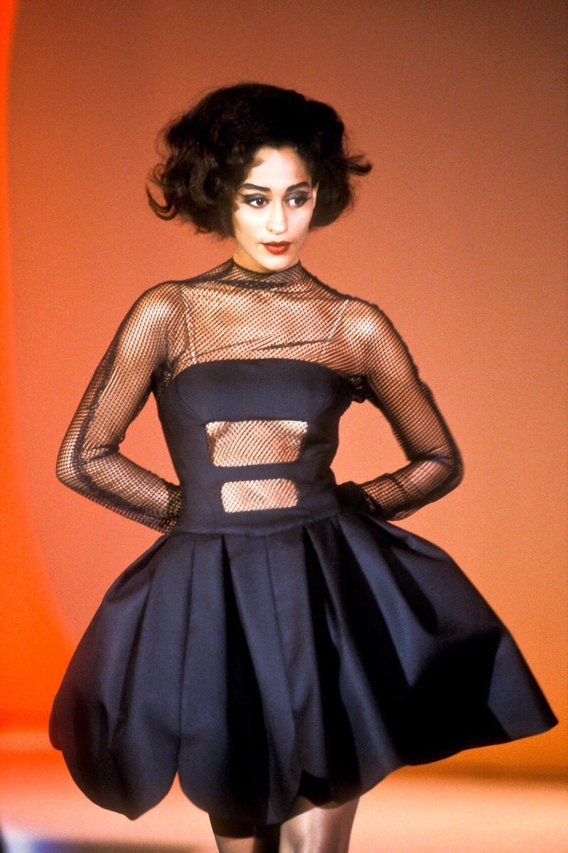 90sdefect:  hoekagei:  readmyquiet: Tracee Ellis Ross is a fashion icon. 😍  How