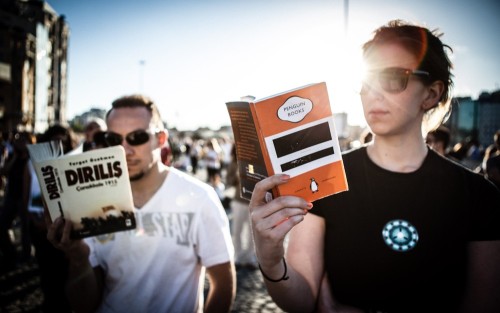 thepenguinpress:The Taksim Square Book Club: Protesters stand silently and read books in central Ist