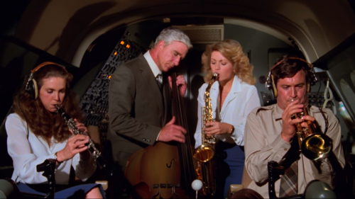 Airplane![ David Zucker, Jim Abrahams, Jerry Zucker, 1980 ]* * *