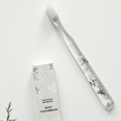 Cutest illustrated toothbrushes by Dailylike
