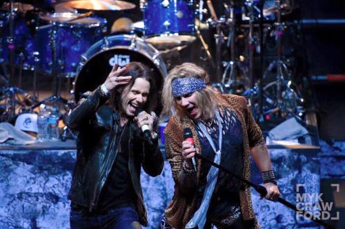 Myles Kennedy with Steel Panther in Spokane yesterdayPhotos by Myk CrawfordMore here