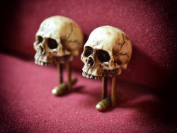 chastitytonight:    Victorian Skull Cufflinks      Men, in the Victorian era, loved to wear macabre and scary accessories to drive away the fear of death. This is a modern interpretation of that old practice, a pair of cufflinks decorated with a detailed