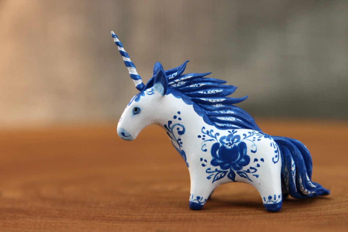 sosuperawesome: Gzhel Patterned Figurines Evgeny Hontor on Etsy See our #Etsy or