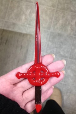 bluntess:ukrainiangirlfriend:look how fucking fire this demon blood sword came out tho im fuckin crying  ayyyyy everybody look at my latest demon blood sword :3 i wanted to keep it lmao