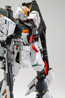 astraygamer:  The Nu Gundam Ver.Ka is already one of the best Gunpla kits out there… but this… this is not Gunpla… this is a form of art… from the kit itself to the photography work… just impressive…  MG 1/100 Nu Gundam Ver.ka by Meister