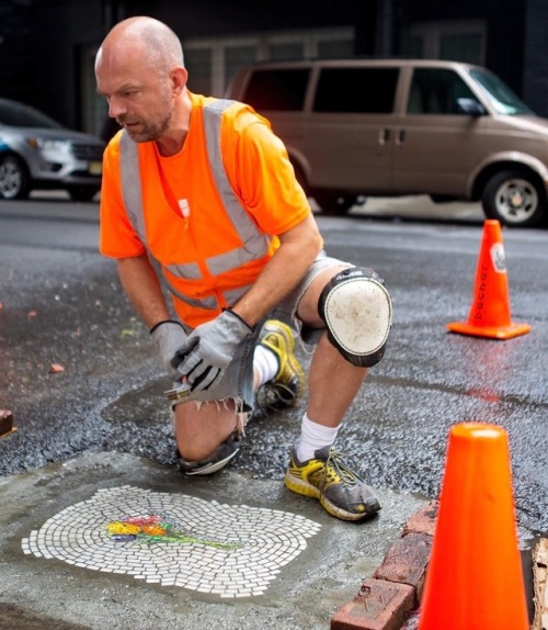 crossconnectmag:  Pothole Installations - Jim Bachor Jim Bachor, born 1964 is known for his contemporary mosaics produced using ancient techniques. More recently, Bachor has become well known for the mosaic art that he has installed in potholes on the