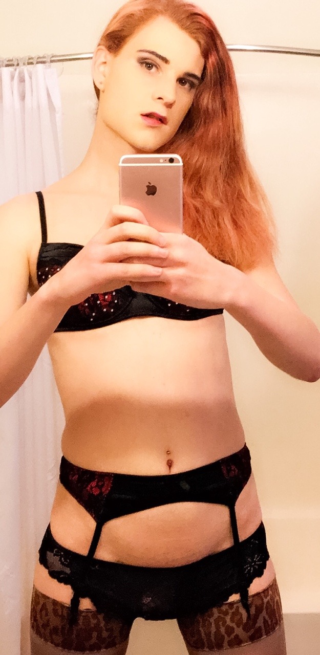 amber2horny: little-mermaid-kitty:  When all your piercing jewelry matches 🎀 
