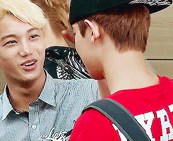 chenchenthedancingmachine:kaitaestrophe:Chanyeol wouldn’t let Kai turn his cap the other way but in 