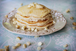 food-jesus:  WHITE CHOCOLATE CHIP MACADAMIA