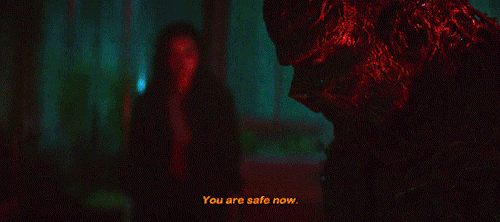 dcgifs:Alec protecting Abby | Swamp Thing 1.03