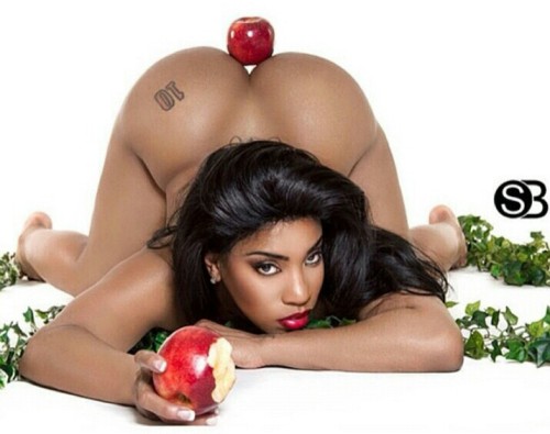 XXX landof-i-candy:  Apple for a Apple  photo