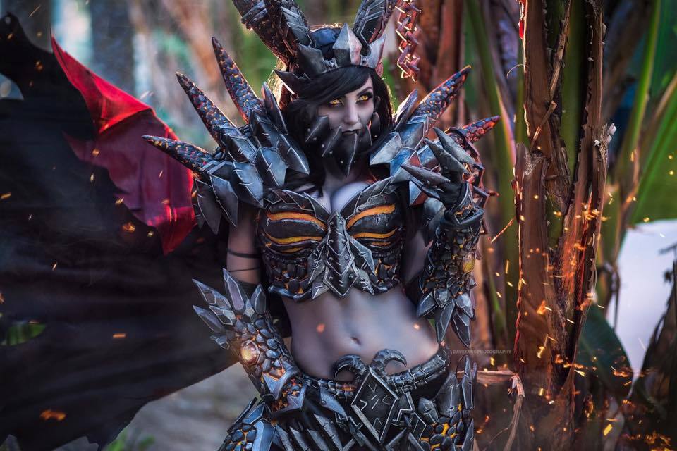 queens-of-cosplay:  Deathwing Cosplayer: Jessica NigriPhotographers: Dave Yang Photography,
