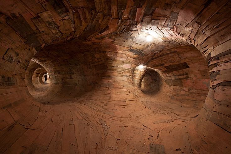 darksilenceinsuburbia:  Henrique Oliveira: Transarquitetonica,2014Museu de Arte Contemporânea,