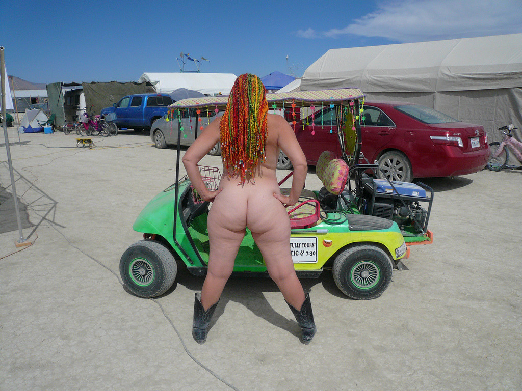bugswhite1:  Amateur Outdoor - Burning Man