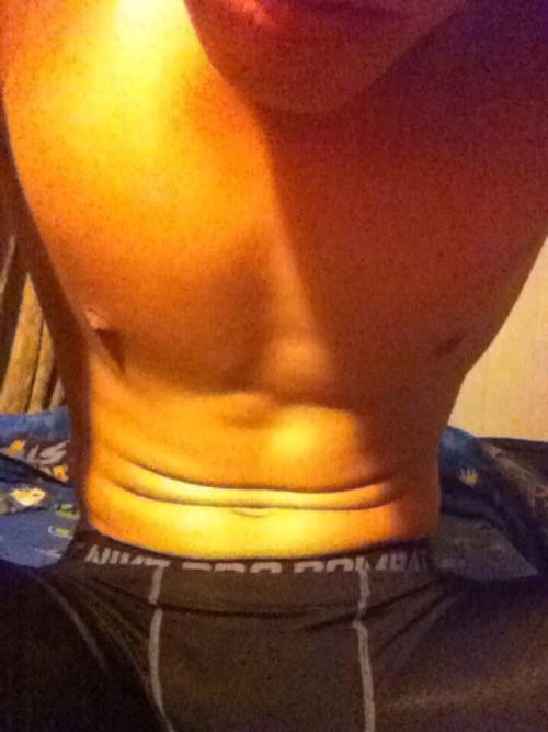 ewafcknbeach:808boytoys:alakaihawaii808:Name? LolWho is this??@maluboyy3 !!! Can Tell From His Tatto