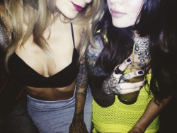 gypsyone:  In da club, tatted up…