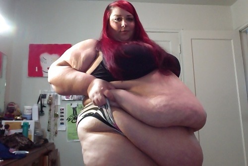 big-jean-ssbbw:  Pictures of ssbbw with extreme big belly! - CLICK HERE! 