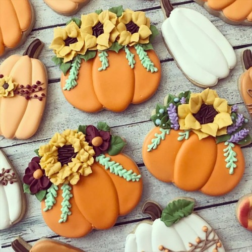 oldfarmhouse: Hello Baking Season Countrylivingmag @instagram