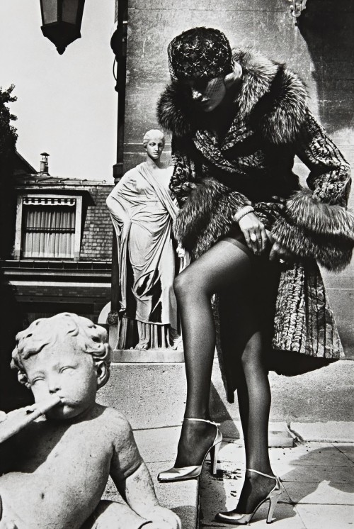 midnight-charm: “Tomb of Talma” photographed by Helmut Newton  In “Tomb of Talma”, Helmut Newton’s i