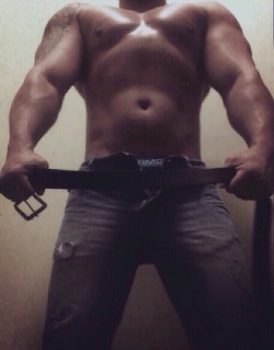 domsirdaddy:  Have the most sexual Saturday possible Tumblrs. I’m feeling it today. Are you? -DSD  Feelin that belt! -fms