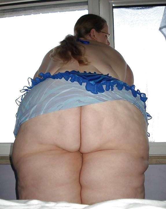 largeoversizedessbbw:  Wanna fuck a busty bbw? - CLICK HERE!  