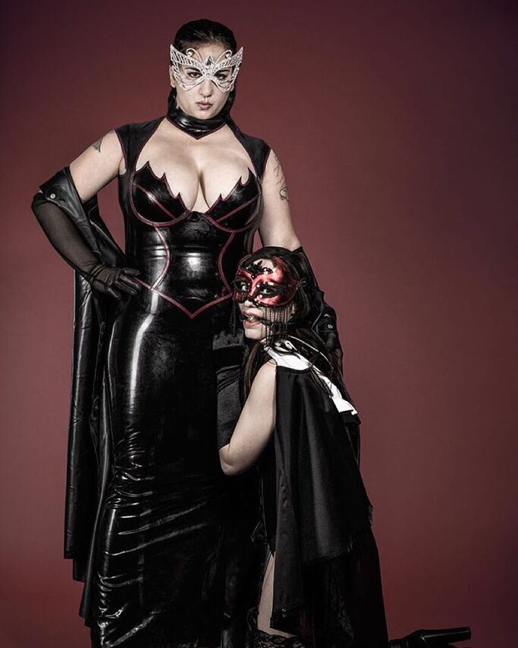 mistressxena:  By: ChitownFoto. Outfit by #innersanctum #latex #rubber #superheroine