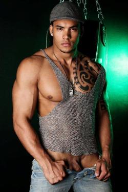 cumintosubmission:  Dante Oliver 