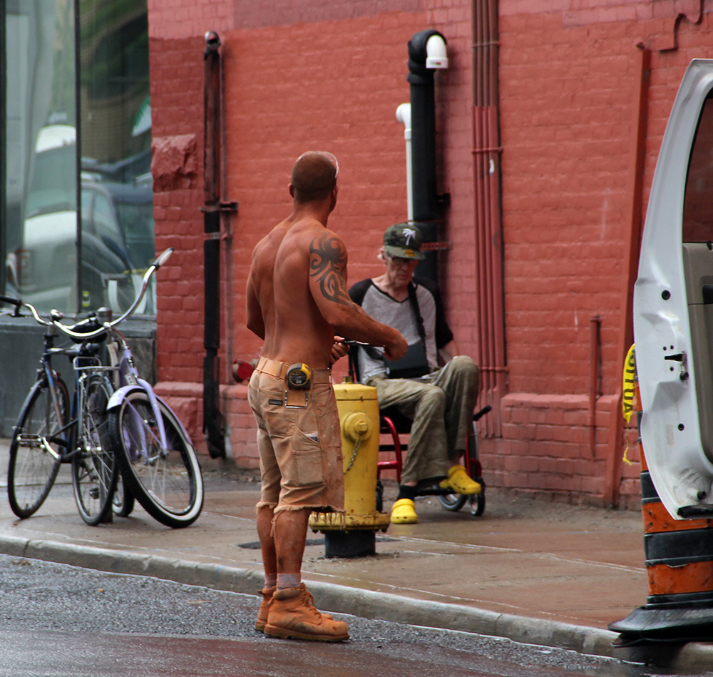 torontomenatwork:  Hunky Bricklayer Handsome and ripped bricklayer working on a Saturday