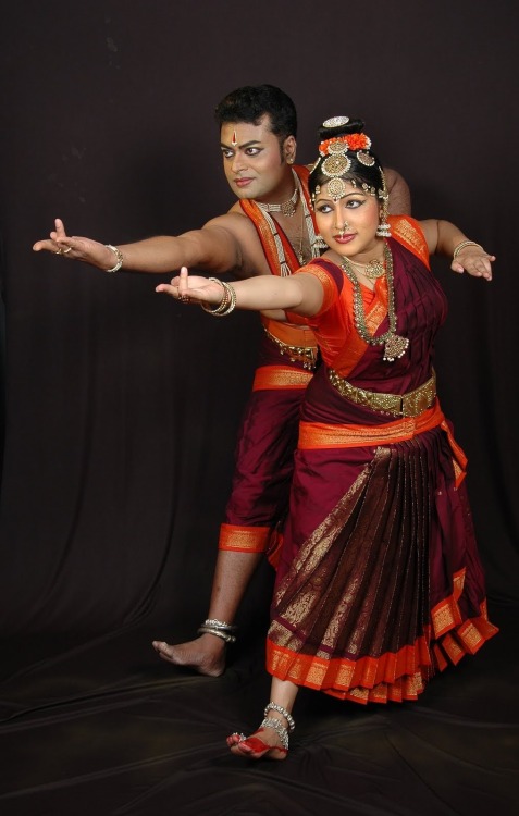 Kuchipudi dancers