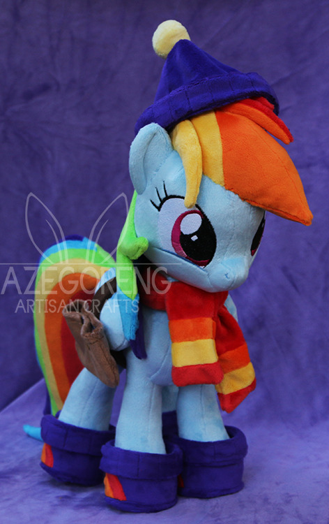 dimensions-of-roosevelt-v:  nazegoreng:  nazegoreng:  Dashie is all wrapped up for