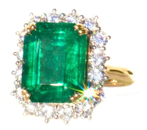 7.95 ct Zambian Emerald & Diamond 18K Yellow Gold Ring  Made by Women for Women ⭐️ —- —- —- #eme