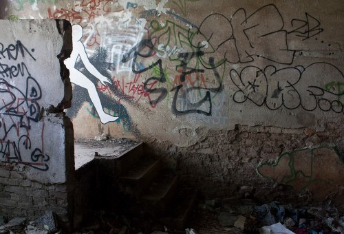 fer1972:  Escape from Wuhlheide: Street Art by Daan Botlek  Nice!