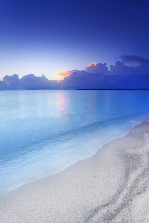 (via Honeymoon, Sunrise from Placencia)