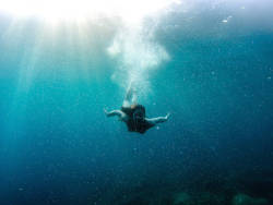 bobbycaputo:    Dreamlike Underwater Nude