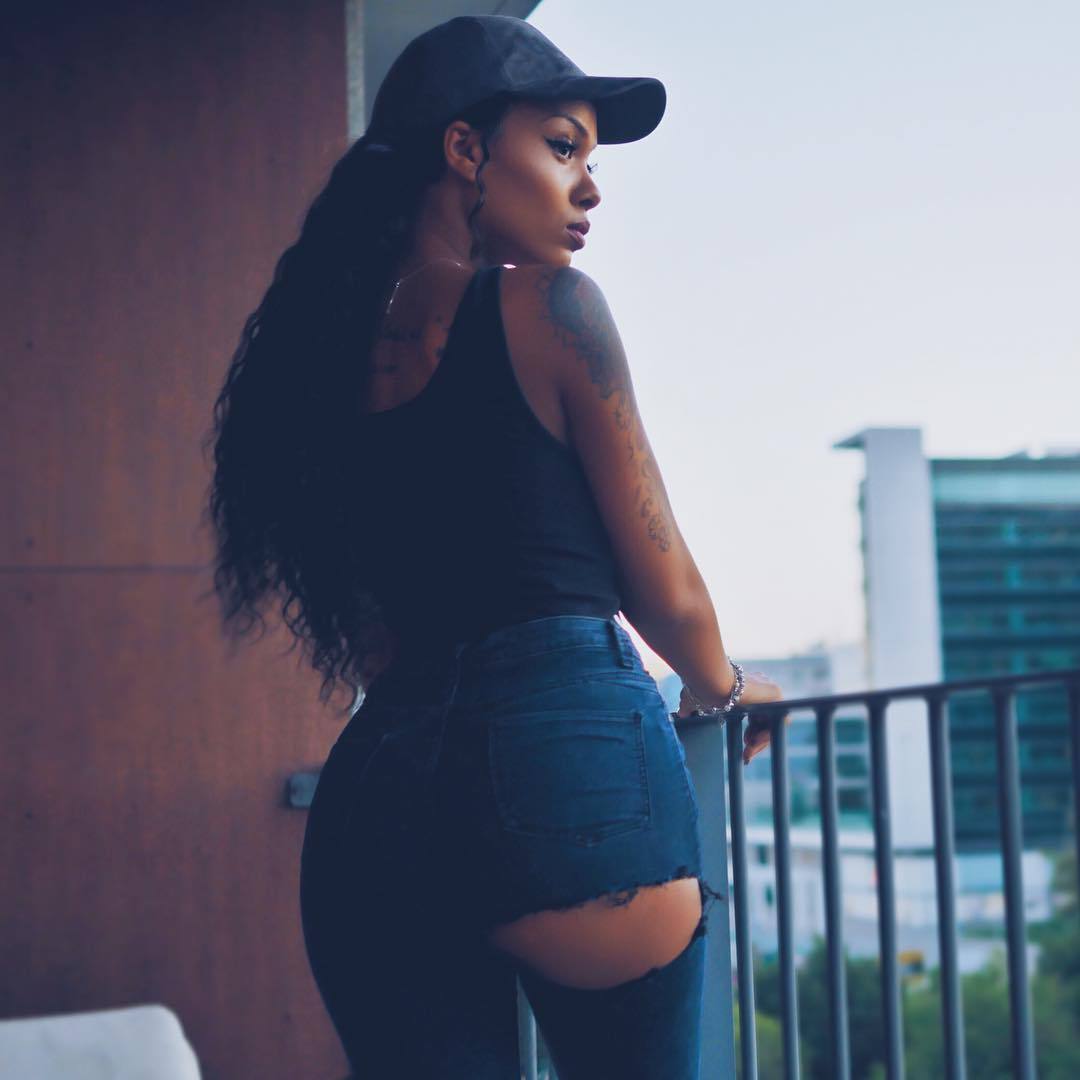 fashionistasrus:  Instagram: olaj_arel