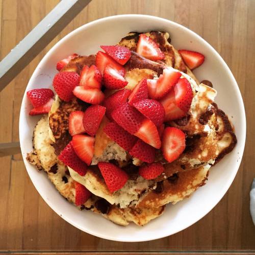 Chocolate Chip Pancakes with Fresh Strawberries! Made by yours truly  #food #foodie #foodporn #panca