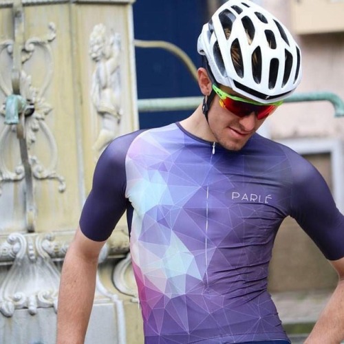 wtfkits:The people at @parlecycling know their purples. ・・・ #cycling #cyclingclothing #parlé #road #