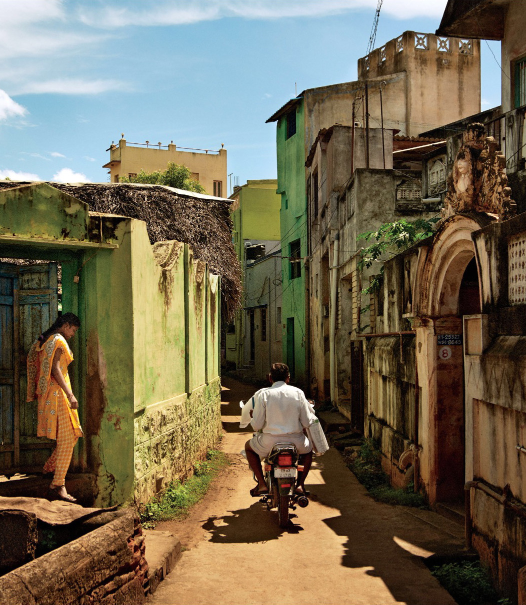 visualjunkee:  A typical residential street in Chettinad, India - photography: Felix