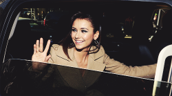 niansomerhalder:  Nina Dobrev heads to Met